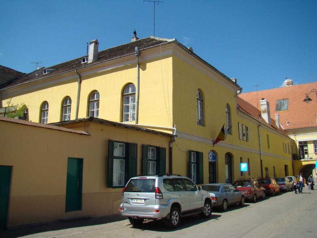 Central Square Studios Sibiu Luaran gambar